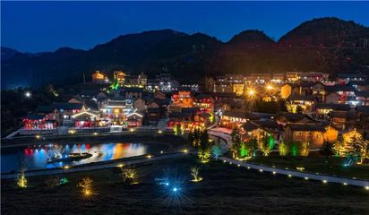 美景丨六盤(pán)水這片森林中,竟藏著一處絕美的彝族風(fēng)情小鎮(zhèn)&hellip;|彝族|度假區(qū)|貴州_新浪新聞